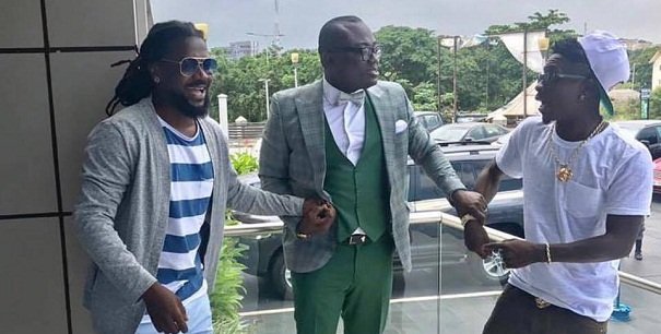 [Photos]Peace at long lost as Shatta Wale and Samini settle beef- Bola Ray made it happen