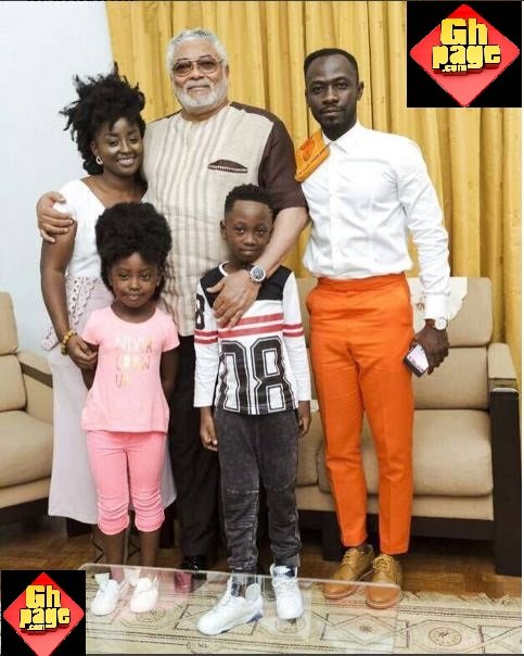 Former President Rawlings And The Smiling Family Of Okyeame Kwame In A Lovely Shot