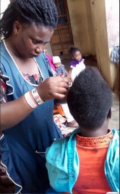 The Female Barber Showing Her Skills With Amazing Haircut Styles