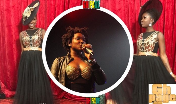 Video: Ebony Reigns sings like an angel at church