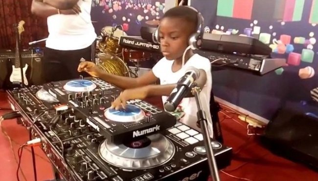 RTP Awards: DJ Switch entertains patrons with her 'One Corner' dance