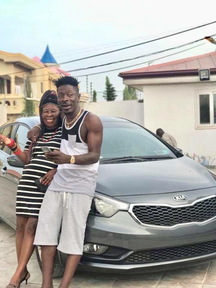 Shatta Wale Buys A Brand New Car For His Mum(Photos)