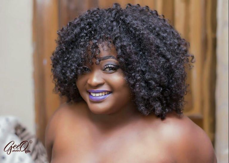 Actress Roselyn Ngissah Takes Off Her Bra And Clothes To Give Fans A Pleasant View