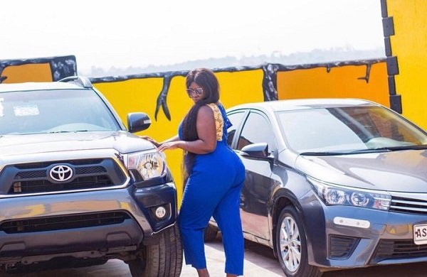 Actress Tracey Boakye Receives Brand New 4X4 As Birthday Gift From Boyfriend [Photos]
