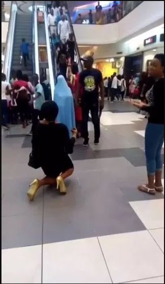 Man Who Rejected Girlfriend's Proposal At A Nigeria Mall Was Already Married