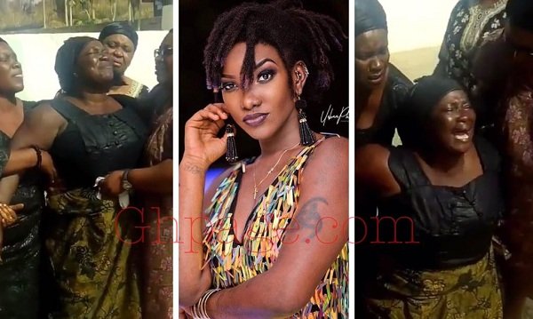 Video of Ebony's mother wailing and asking God for a miracle will break your heart