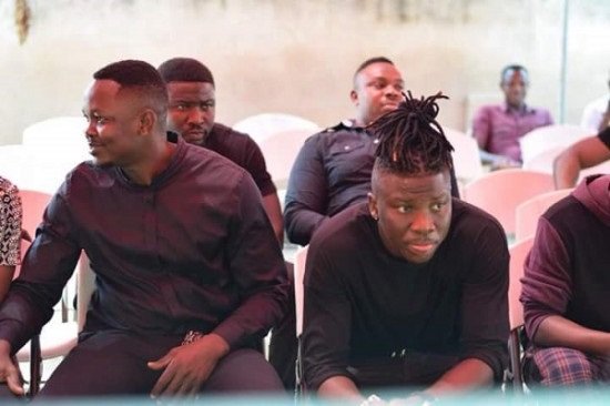 Photos: Stonebwoy and his crew visits Ebony's father to pay their tribute