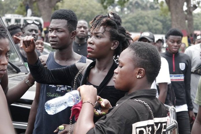 Another lookalike of Ebony Reigns spotted at the final funeral rites of the late singer(Photos)