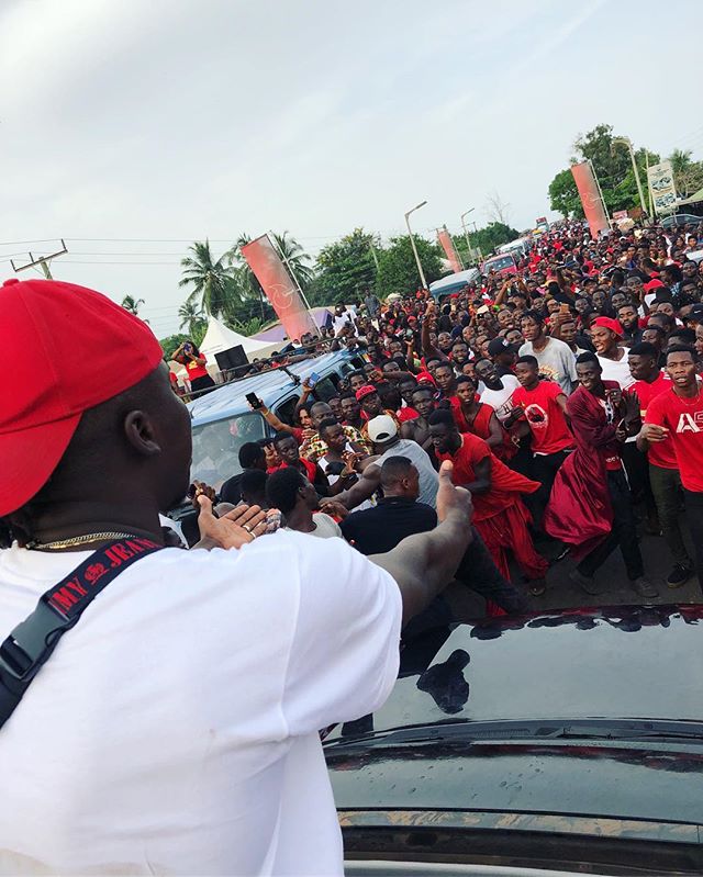Photos+Video: Watch how Bhim Nation fans welcomed Stonebwoy when he arrived in Sogakope