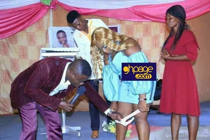 Pastor Blinks - GhPage
