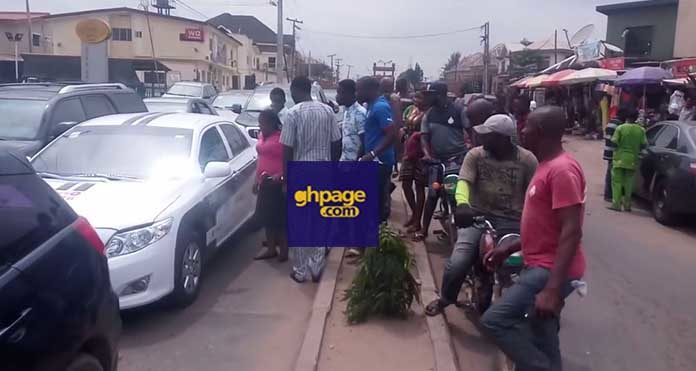 Videos+Photos: See The Reactions When Some Africans Spotted A Self-Driving Car For The First Time