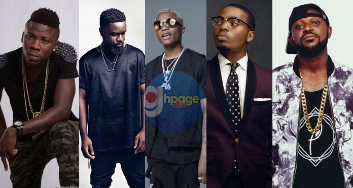 Yaa Pono, Stonebwoy, Sarkodie, Wizkid, Olamide are all poor - Shatta Wale jabs fellow artists on stage in Aflao