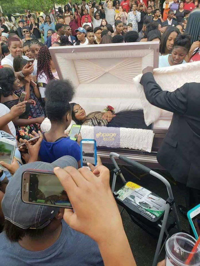 Social Media Users Go 'Wild' As A Lady Shares Her Pre-Burial Photos Online