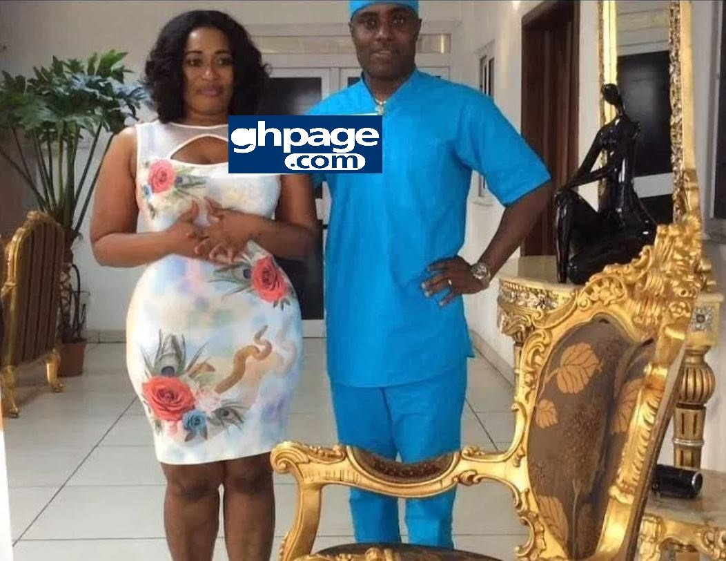 A leak Whatsapp chat between one of the Ghanaian celebs and Obengfo discussing butt and boobs enlargement