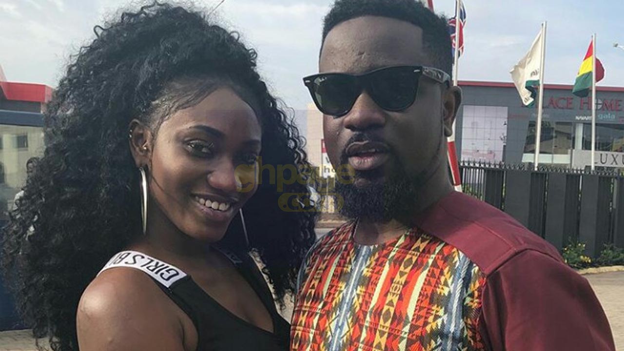Wendy Shay hangs out with Sarkodie