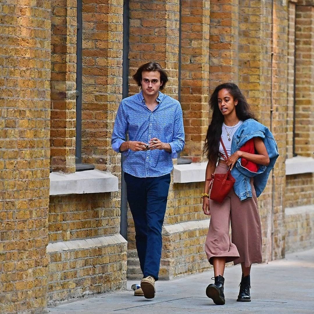 Malia Obama caught kissing and smoking cigarette on a date with her
