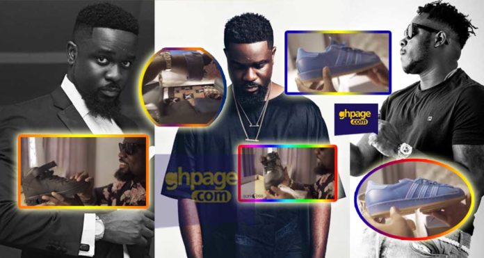Medikal has just surprised Sarkodie with expensive footwears as a wedding gift [Video]