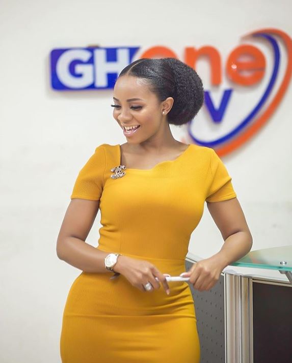 Meet the hottest Ghone Tv's newscaster Serwaa Amihere(Photos)