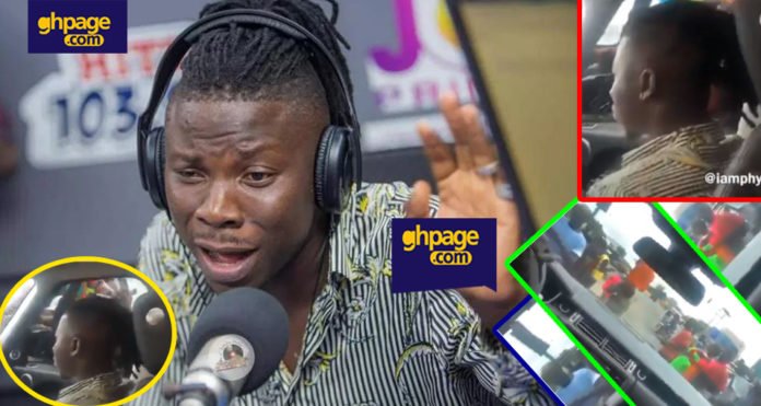 Stonebwoy frowns & rejects fans trying to show him love in Traffic