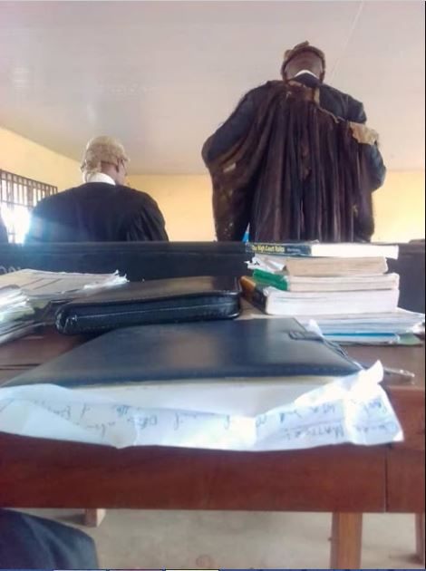 Photos of senior lawyer who wore torn 'robe and wig' to court causes stir online
