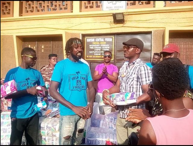 Kooko makes a warm donation to the inmates at the Sunyani Central Prisons