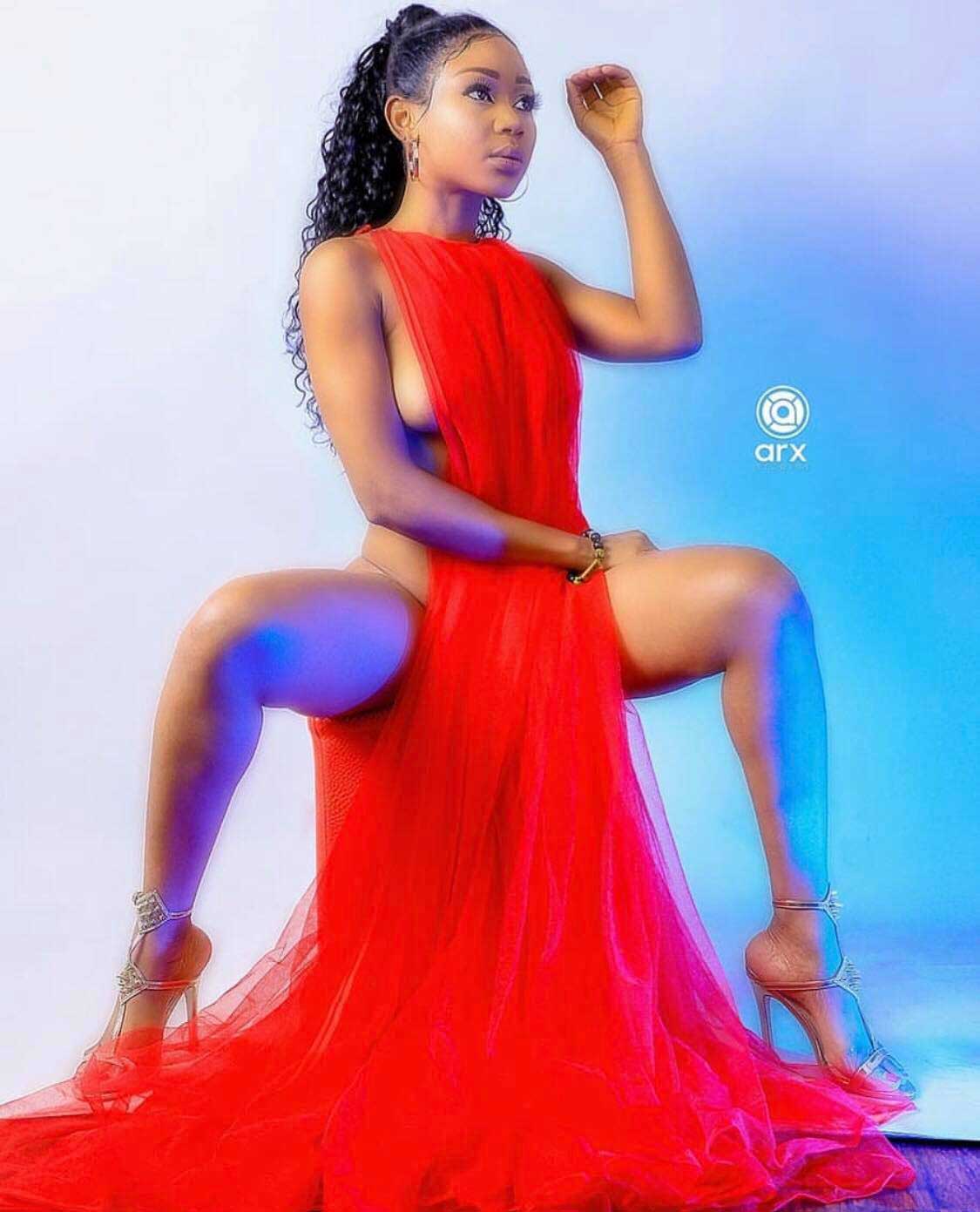 Efia Odo snubs Akuapem Poloo in public.