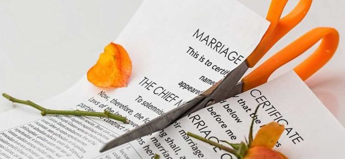 Couples divorce just 3 minutes after getting married