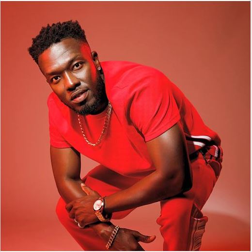 Hiplife musician Reggy Zippy involved in a car accident with his kids