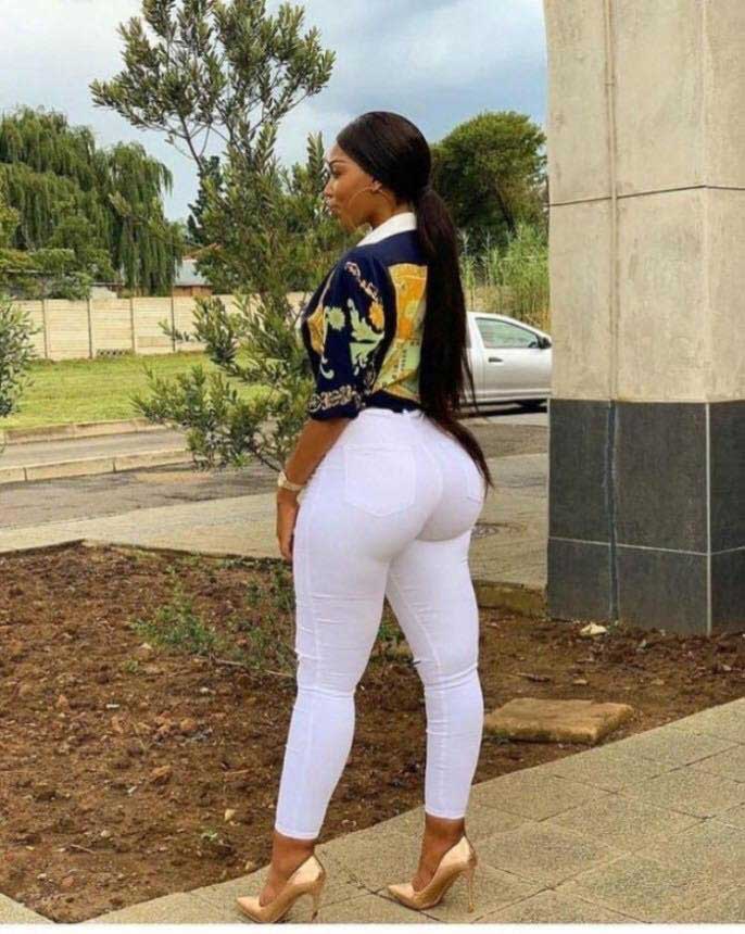 Photos Of A Teacher With A Huge Plantation Backside Goes