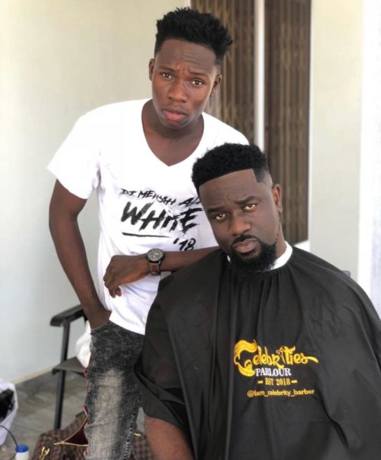 Shatta Wale, Sarkodie pay 1500, 500 cedis respectively for their haircut Celebrity barber with Sarkodie 546x660 - Shatta Wale, Sarkodie pay 1500, 500 cedis respectively for their haircut