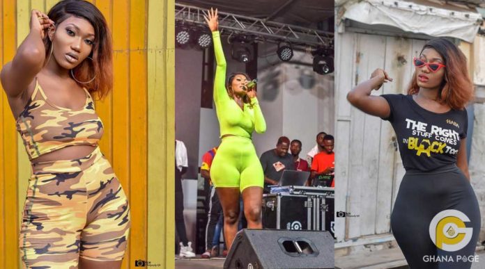 Wendy Shay suffers wardrobe malfunction on stage