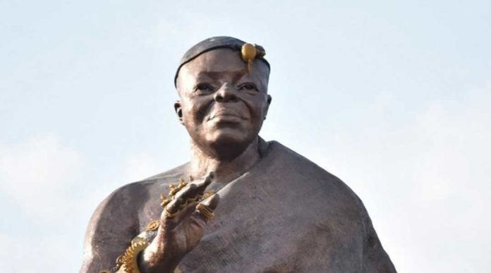 ASANTEHENE's STATUE