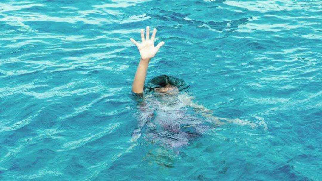3 University students watched their friend drown over jealousy