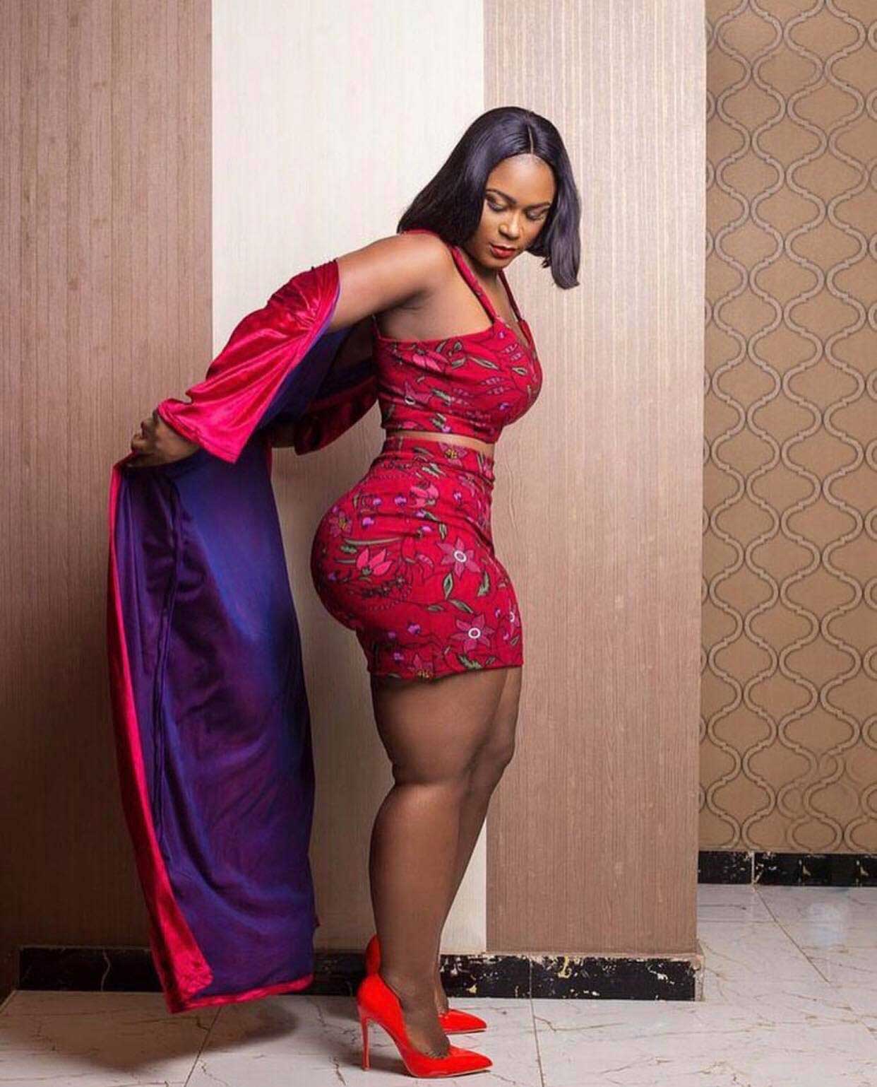 Photos of the mother of 4 who is regarded as the curvaceous 