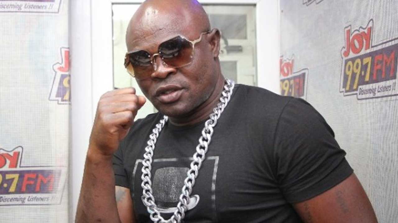 Shatta Wale to gift Bukom Banku a Camry car after winning his fight in London