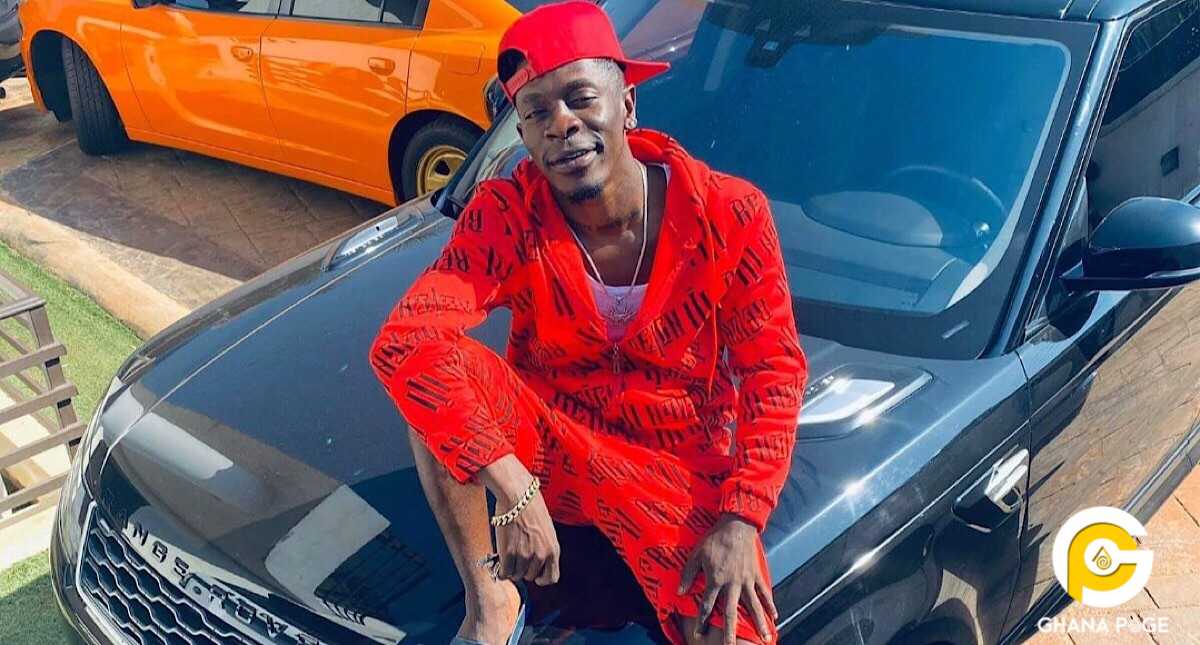 Shatta Wale presented with tear rubber 2019 Range Rover as birthday present
