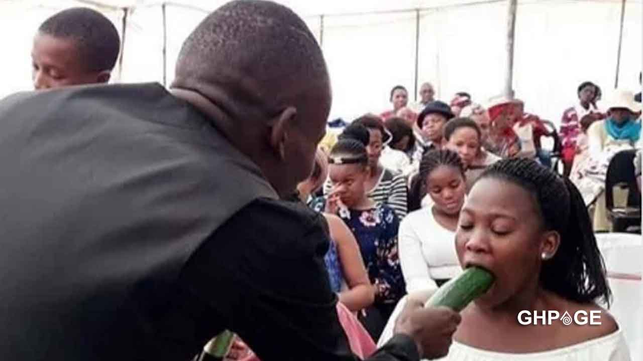 Pastor teaches church members how to give BJ