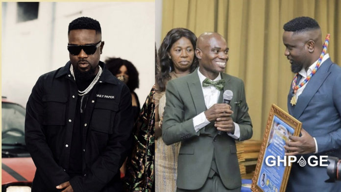 Dr UN threatens to go for awards his from Sarkodie