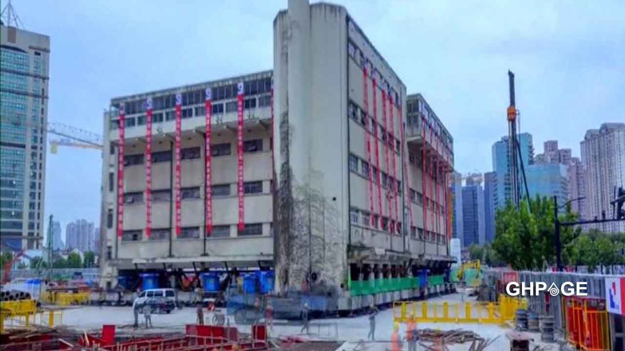 A 5-storey building in Shanghai ‘walks’