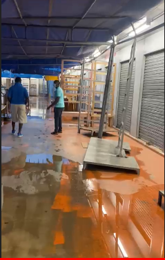 PHOTOS: After a few minutes of rain, the multimillion-dollar new Kejetia market was flooded.