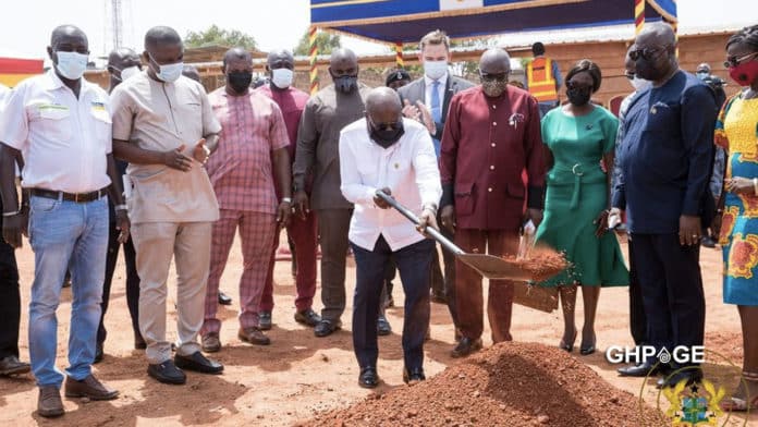 Akufo Addo cuts sod to build an Award house