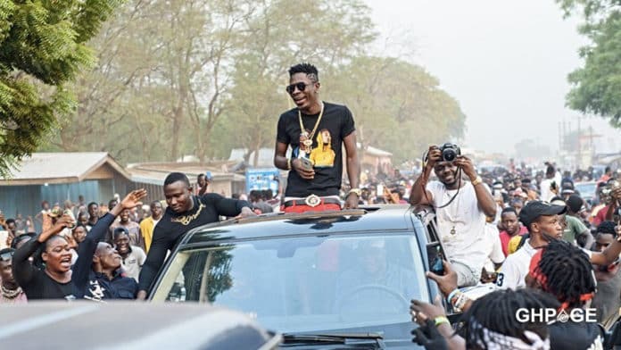 Fans unfollow Shatta Wale after he called them educated idiots
