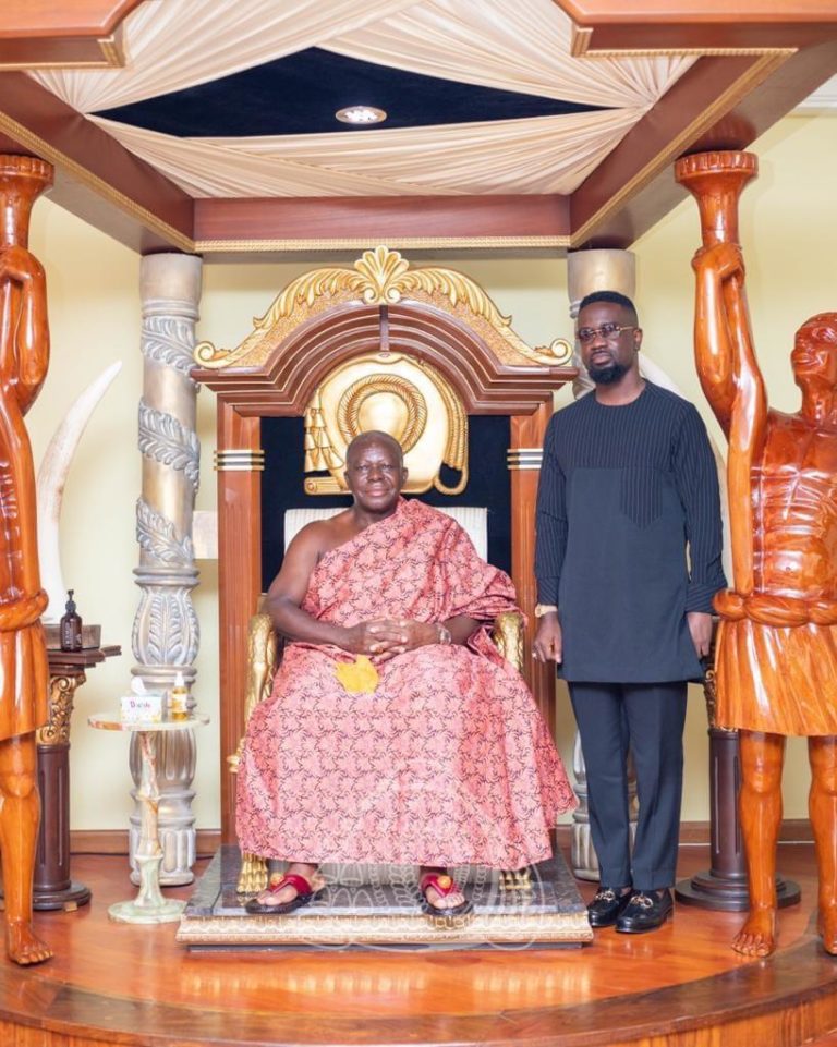 Sarkodie Visit Otumfour Osei Tutu II at the Manhyia Palace (photos)