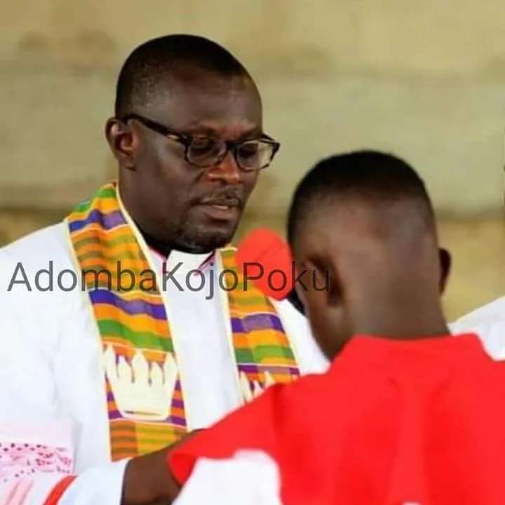 Clear pictures of the Anglican priest who kissed girls at St. Monica's college (photos)