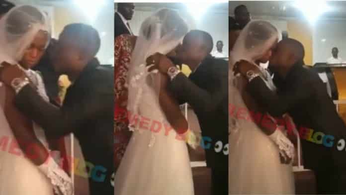 Bride refuses to kiss groom at their wedding because he allegedly has stinking breath [Video]