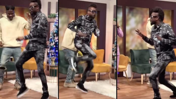Watch Beenie Man's crazy dance moves with Stonebwoy during interview with TV3