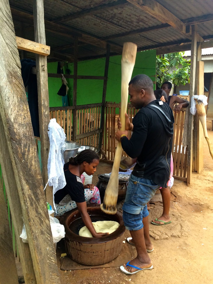 popular Kumawood actor now a “chop bar fufu pounder” (See Photos)