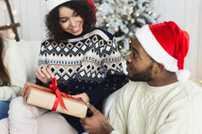 5 most thoughtful things to gift your girlfriend this Christmas