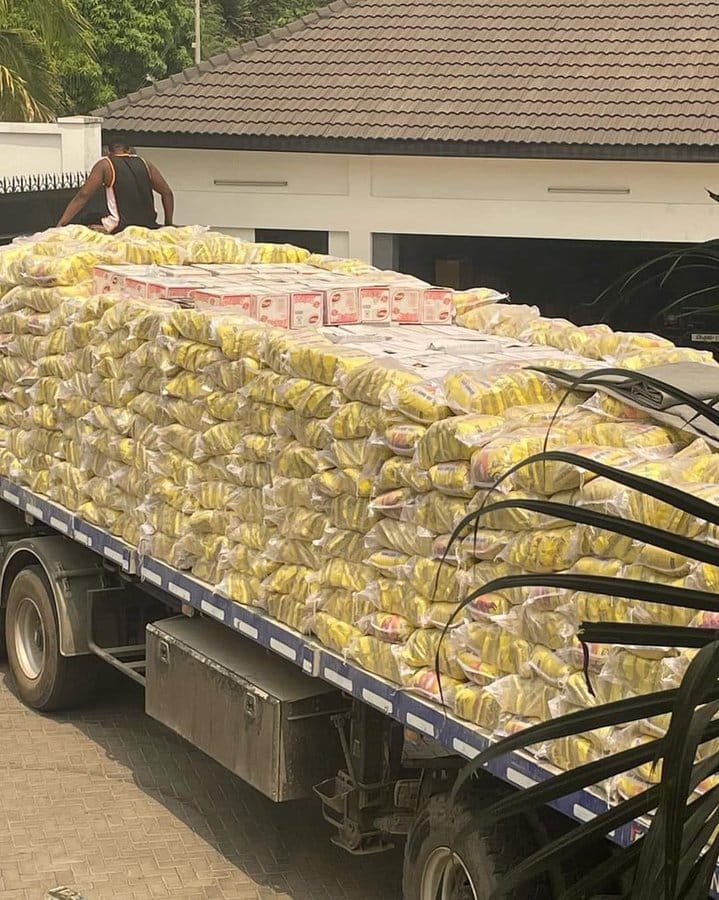 Bogoso Explosion: Ibrahim Mahama donates truckload of rice, tins of mackerel & gallons of oil to residents
