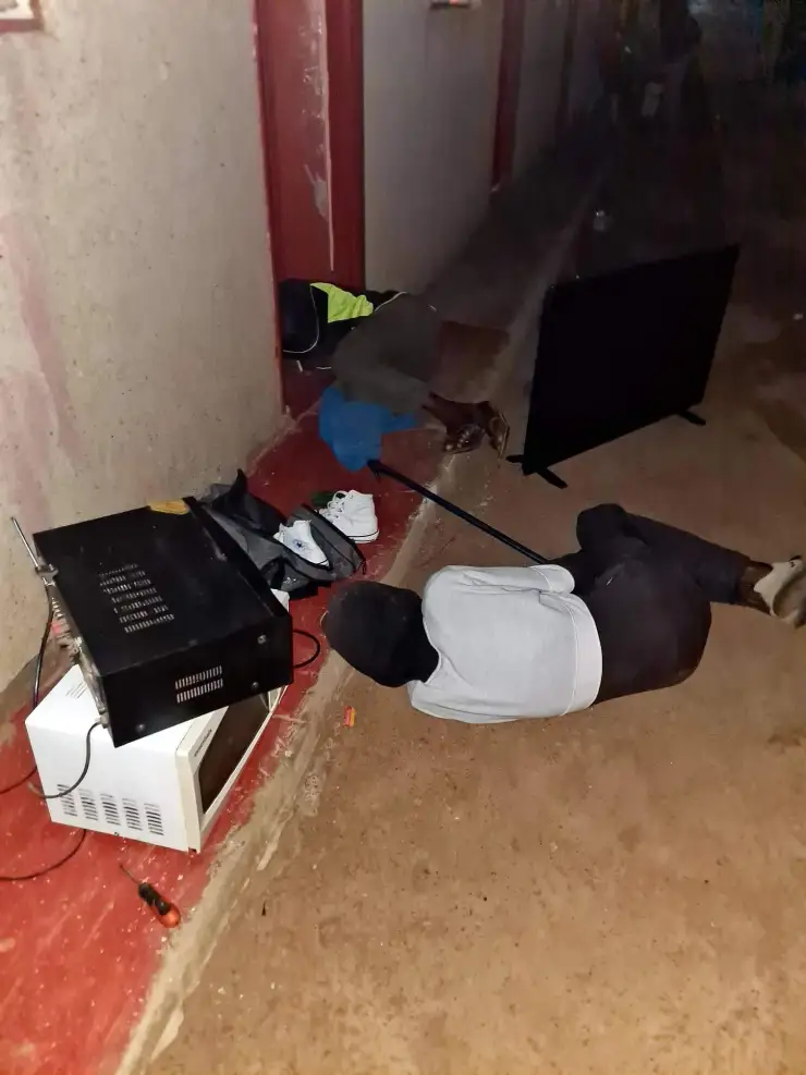 Thieves fall asleep till the police arrive after stealing from an old woman